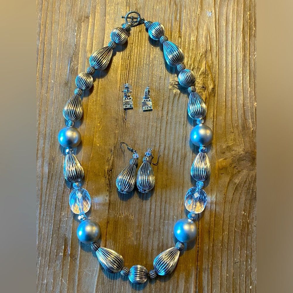 Retro-Inspired Silvertone Necklace Earring Set